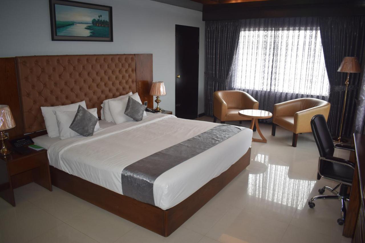Momo Inn Bogra Екстер'єр фото